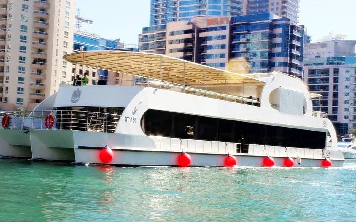 Mona-Lisa-Dinner-Cruise-Dubai-Marina11