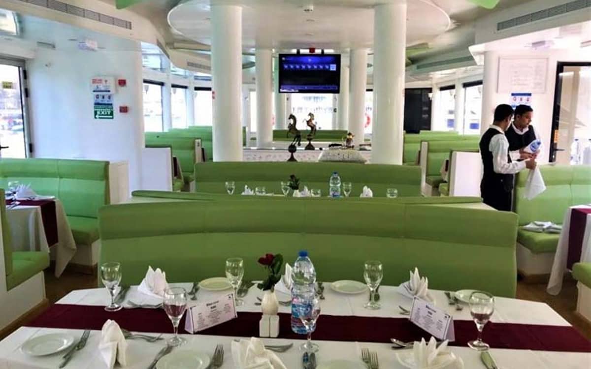 Mona-Lisa-Dinner-Cruise-Dubai-Marina7